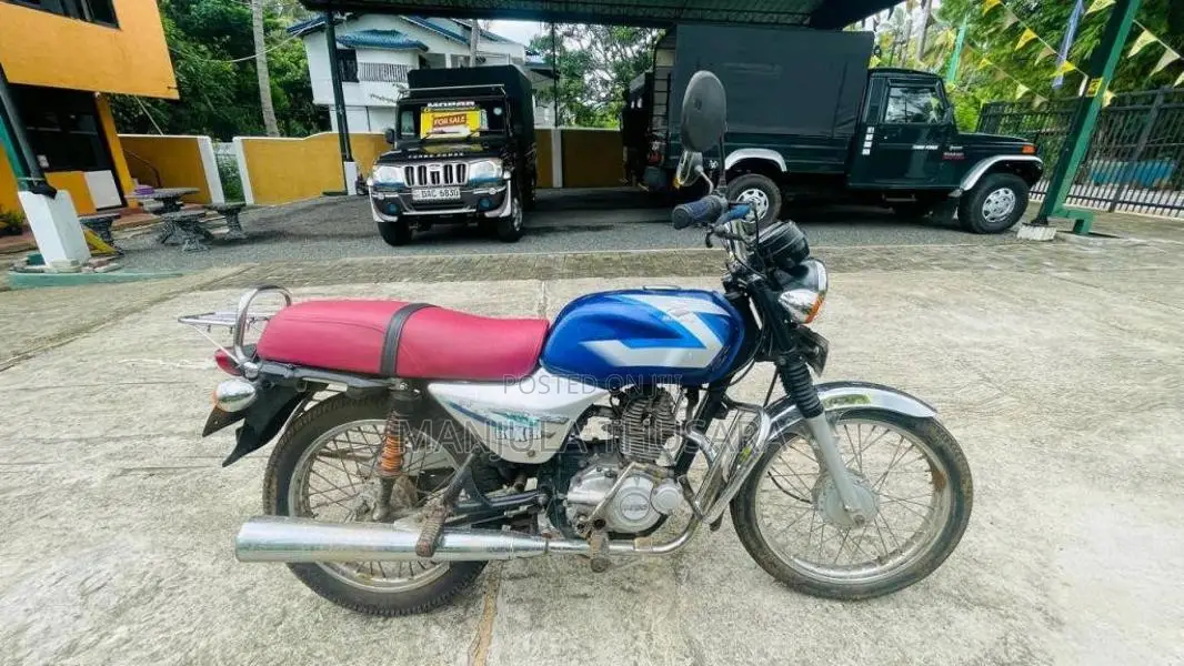 Bajaj Boxer 2005 Motorbike (Used)