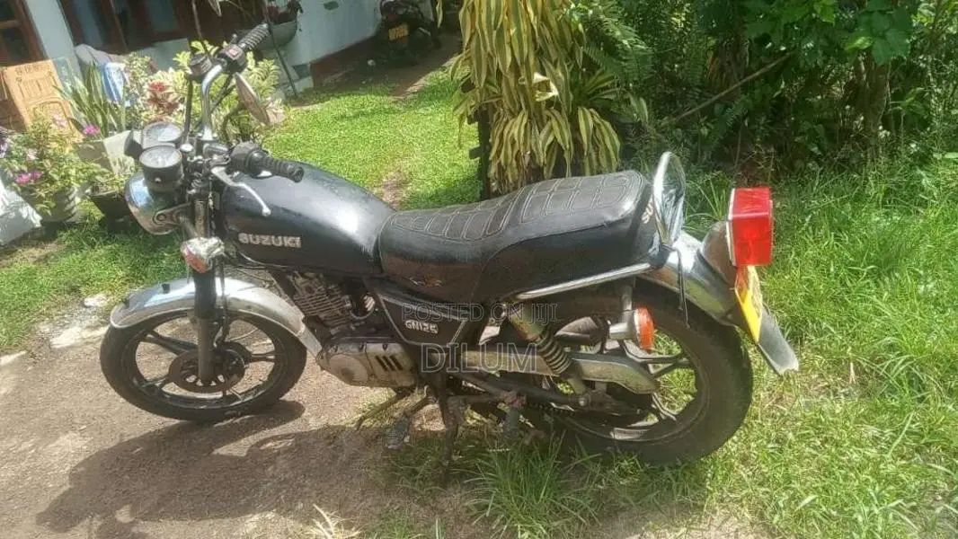 Suzuki GN125 2002 Motorbike (Used)