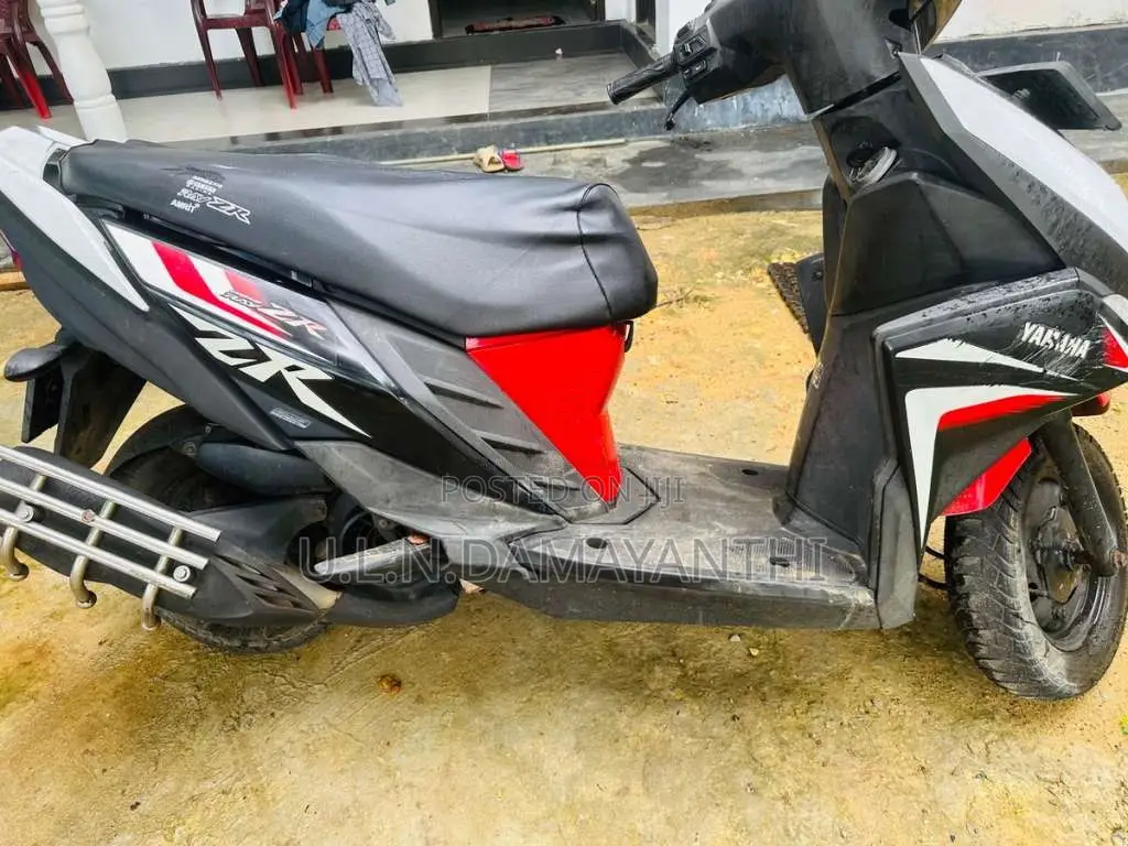 Yamaha ZR 2016 Motorbike (Used)