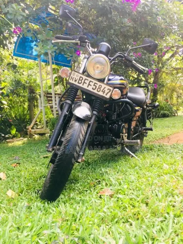 Bajaj Avenger 2017 Motorbike (Used)