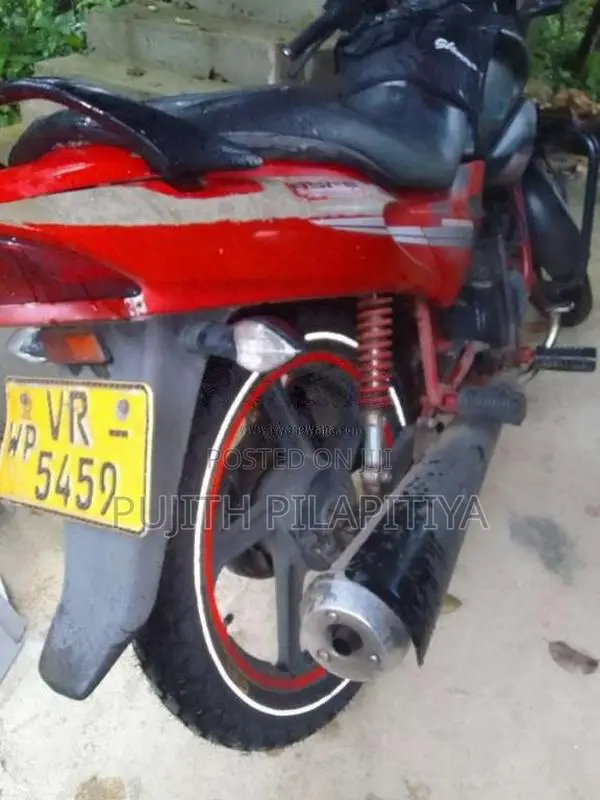 Hero-Honda Glamour 2010 Motorbike (Used)