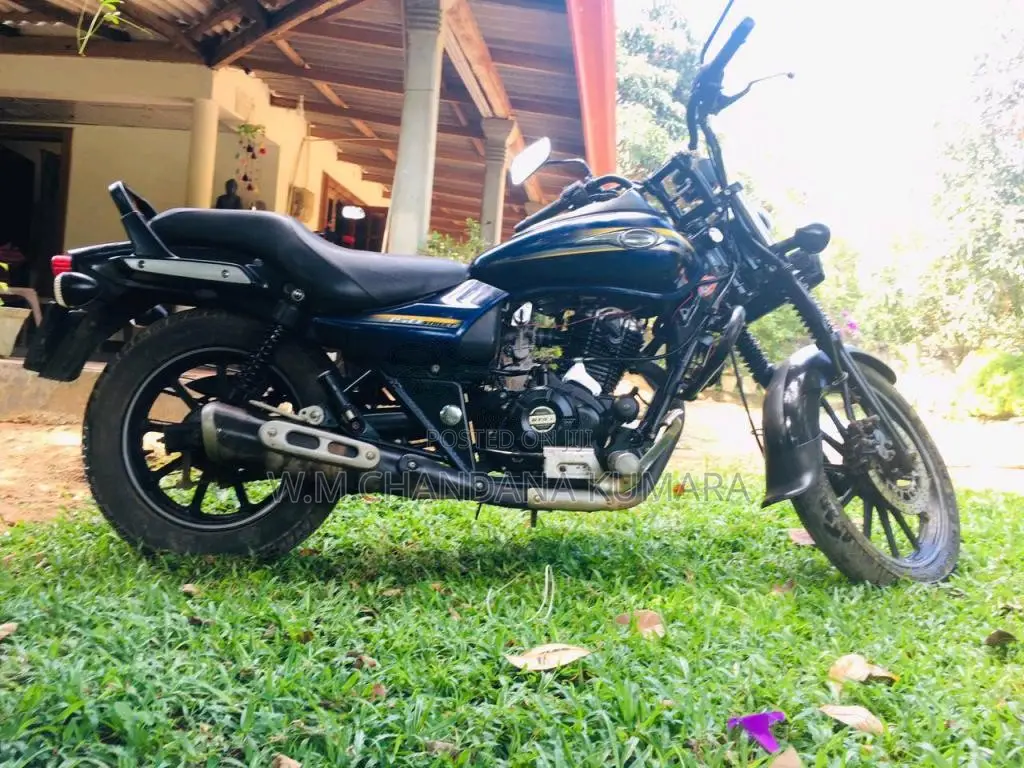 Bajaj Avenger 2017 Motorbike (Used)