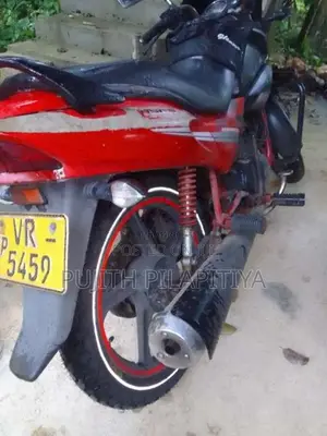 Hero-Honda Glamour 2010 Motorbike (Used)