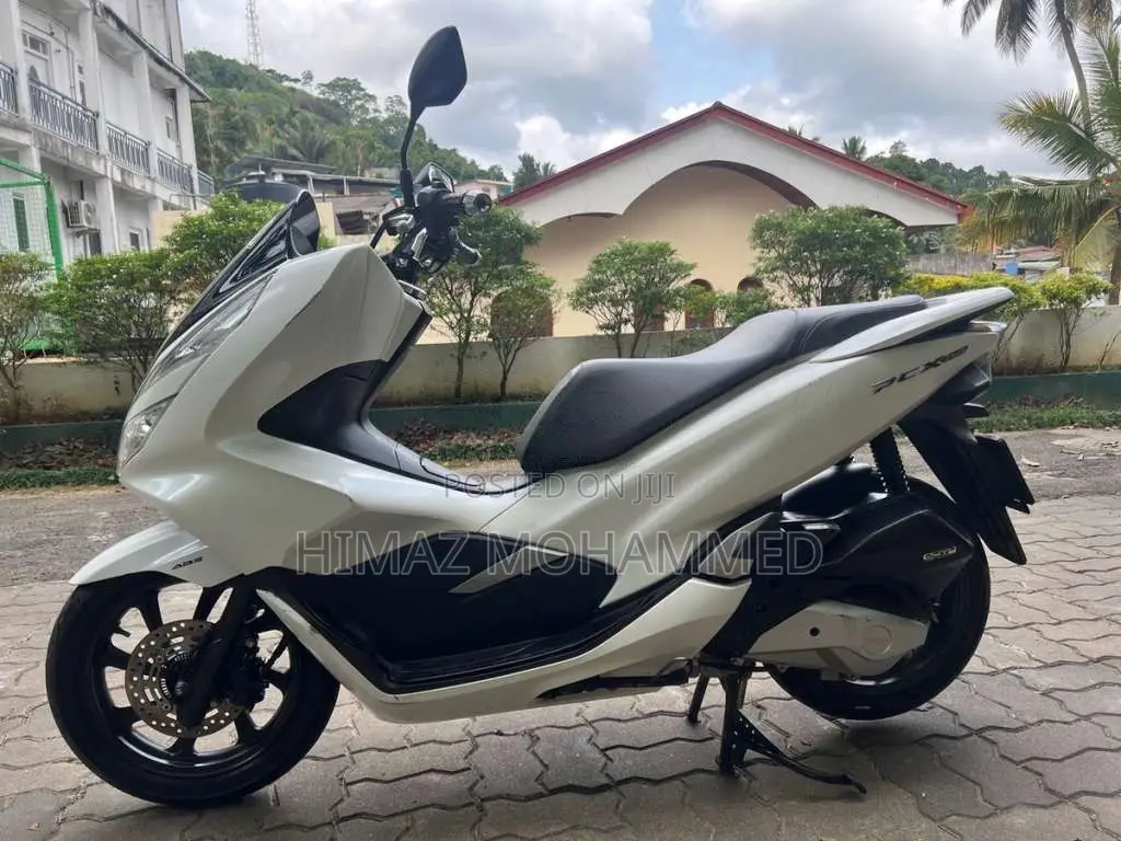 Honda Pcx 2021 Motorbike (Used)