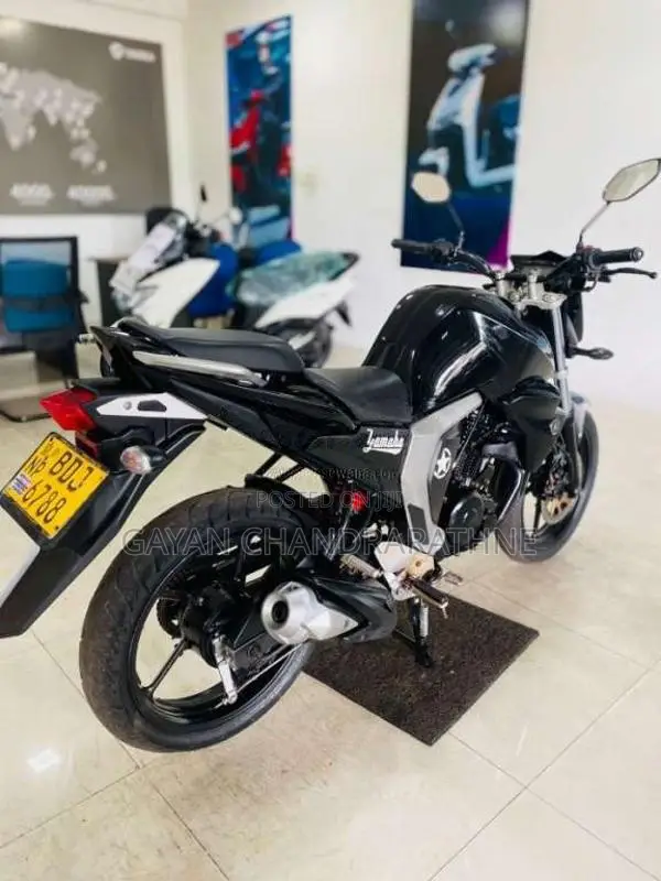 Yamaha FZ-S version 2.0 2015 Motorbike (Used)