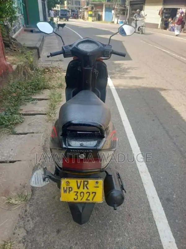 Honda Dio 2010 Motorbike (Used)