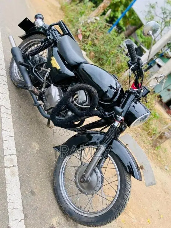 Honda 125 Benly 2000 Motorbike (Used)