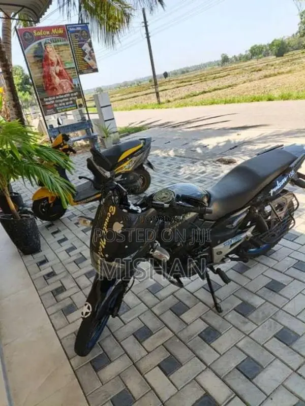 Bajaj Pulsar 2010 Motorbike (Used)