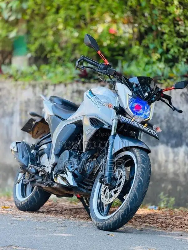 Yamaha Fz Version 2.0 2016 Motorbike (Used)