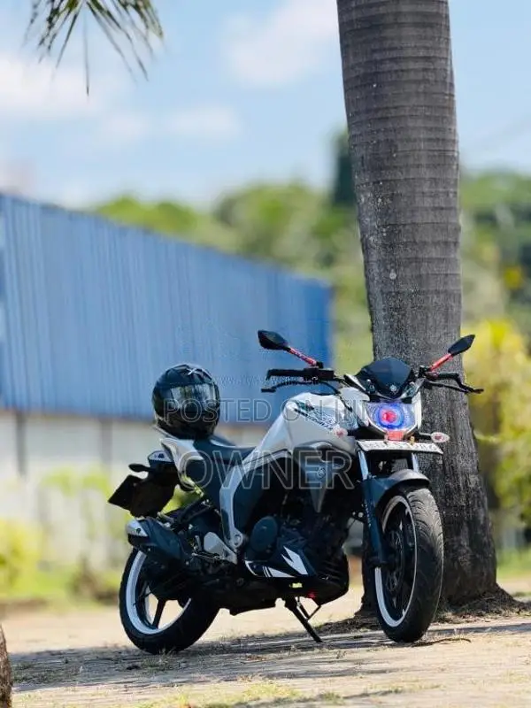 Yamaha Fz Version 2.0 2016 Motorbike (Used)