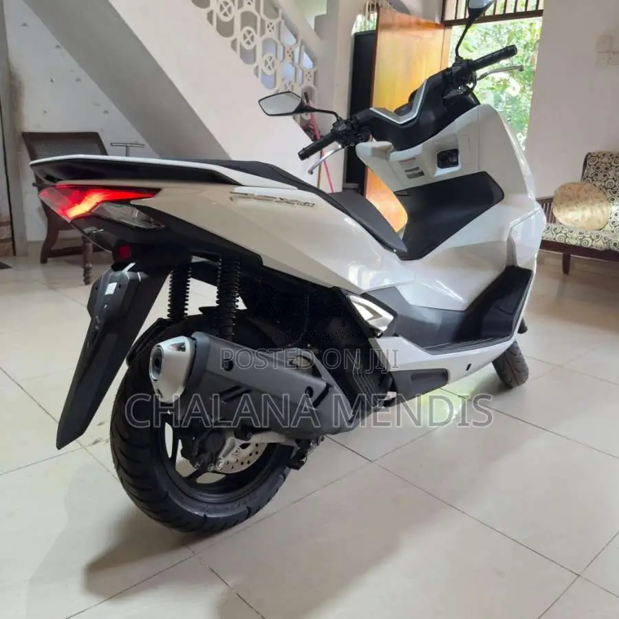 Honda Pcx 160 2025 Motorbike Brand New