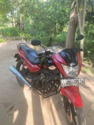 Hero-Honda Glamour 2011 Motorbike (Used)