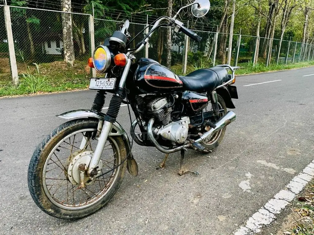 Honda CM 125 1998 Motorbike (Used)
