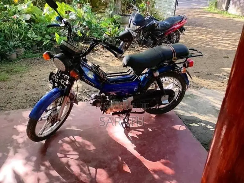 Kinetic Safari 2009 Motorbike (Used)