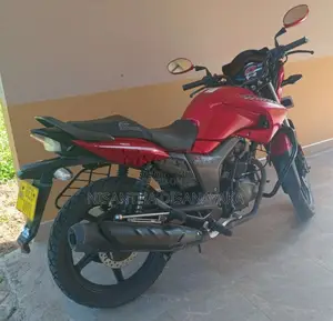 Hero-Honda Hunk 2017 Motorbike (Used)