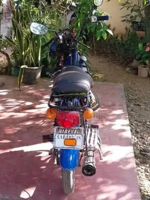 Kinetic Safari 2009 Motorbike (Used)
