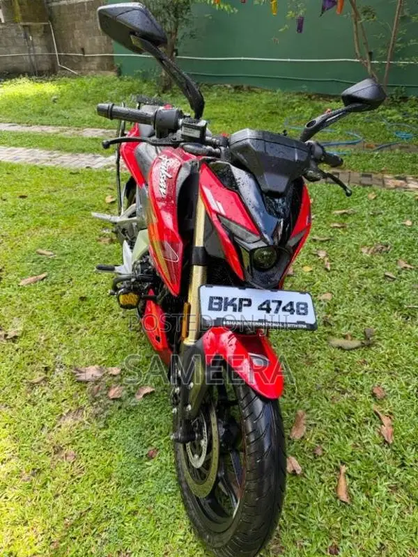 Bajaj Pulsar N160 Premium 2025 Motorbike (Used)