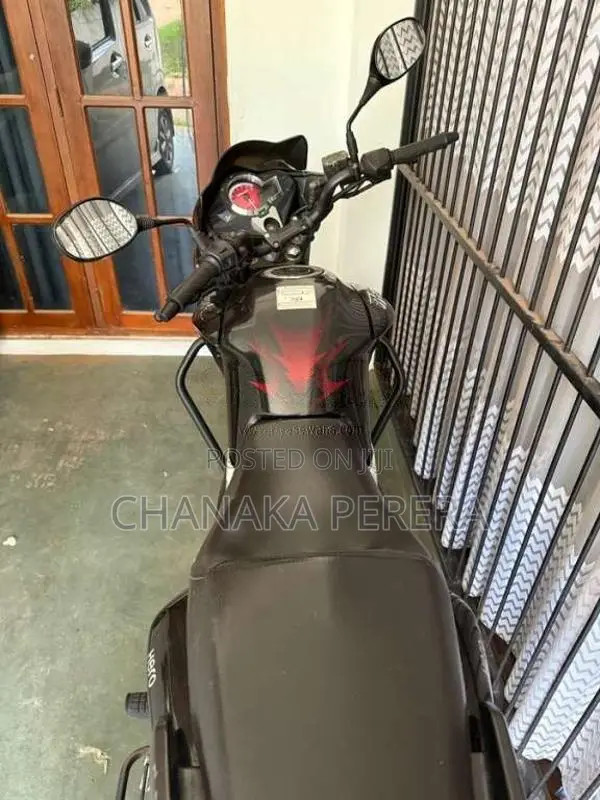 Hero-Honda Hunk 2015 Motorbike (Used)