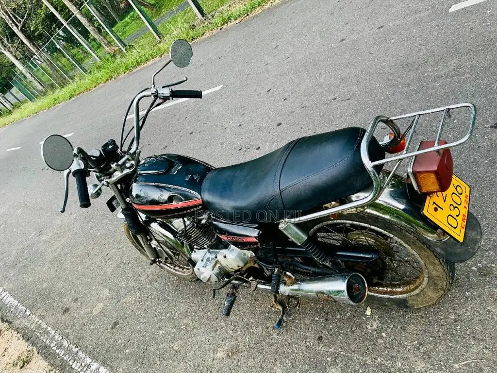 Honda CM 125 1998 Motorbike (Used)