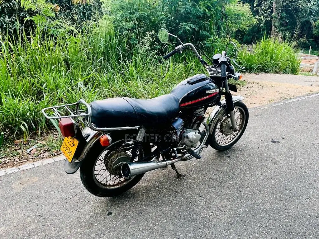 Honda CM 125 1998 Motorbike (Used)