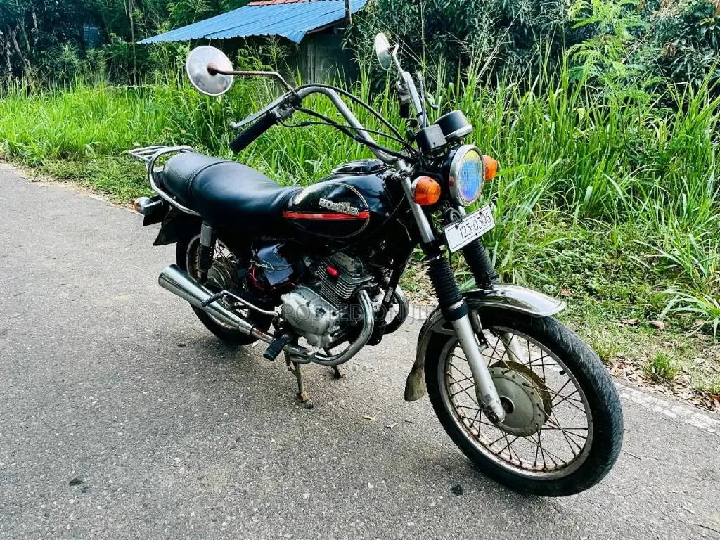Honda CM 125 1998 Motorbike (Used)