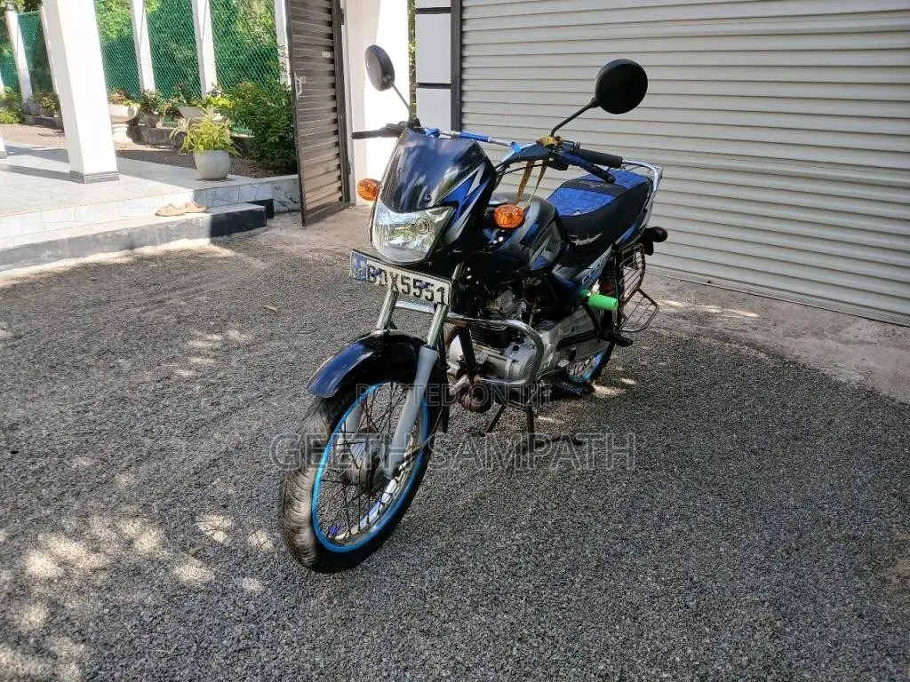 Bajaj CT-100 2016 Motorbike (Used)