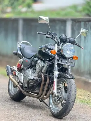 Honda Cb 400 2014 Motorbike (Used)