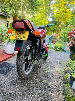 Suzuki GS125 1997 Motorbike (Used)