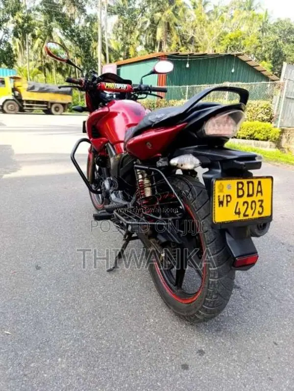 Hero Hunk 2017 Motorbike (Used)