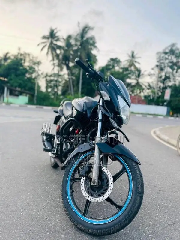 Hero-Honda Hunk 2010 Motorbike (Used)