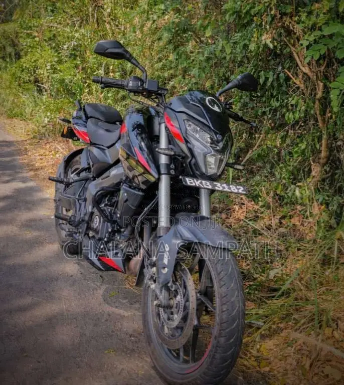 Bajaj Pulsar NS200 2025 Motorbike (Used)