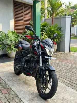 Bajaj Pulsar NS200 2025 Motorbike (Used)