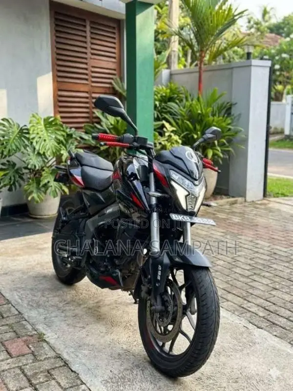 Bajaj Pulsar NS200 2025 Motorbike (Used)