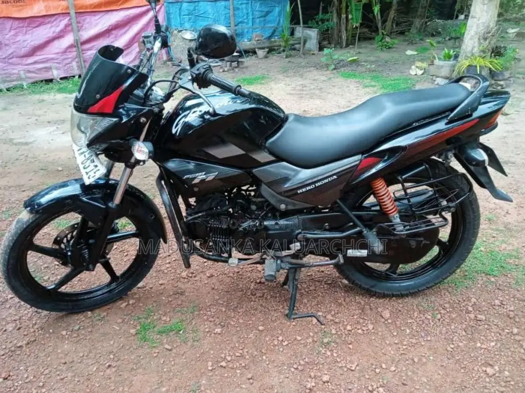 Hero-Honda Glamour 2010 Motorbike (Used)