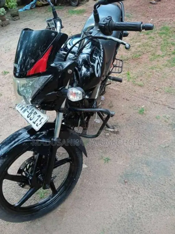 Hero-Honda Glamour 2010 Motorbike (Used)
