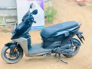 TVS Xoom 2025 Motorbike (Used)