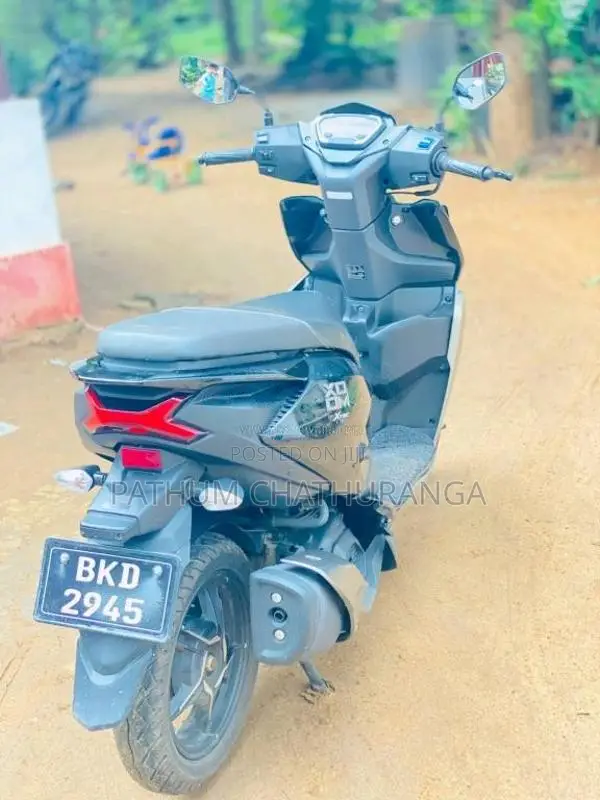 TVS Xoom 2025 Motorbike (Used)