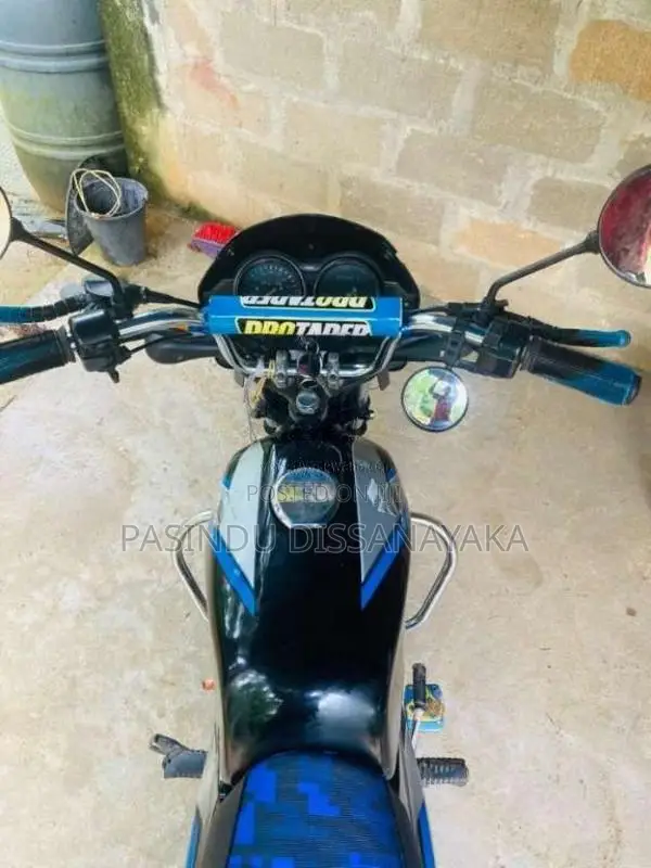 Bajaj CT-100 2011 Motorbike (Used)