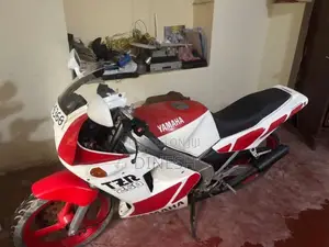 Yamaha ZR 1993 Motorbike (Used)