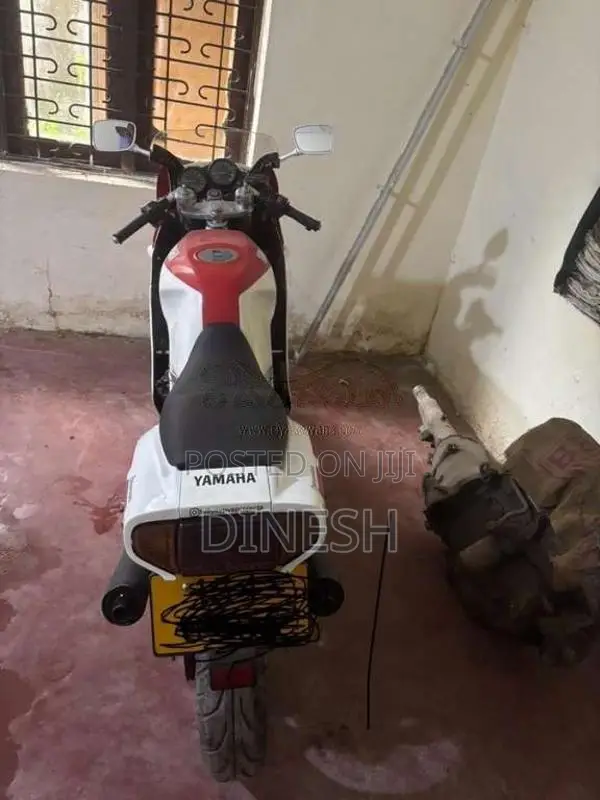 Yamaha ZR 1993 Motorbike (Used)