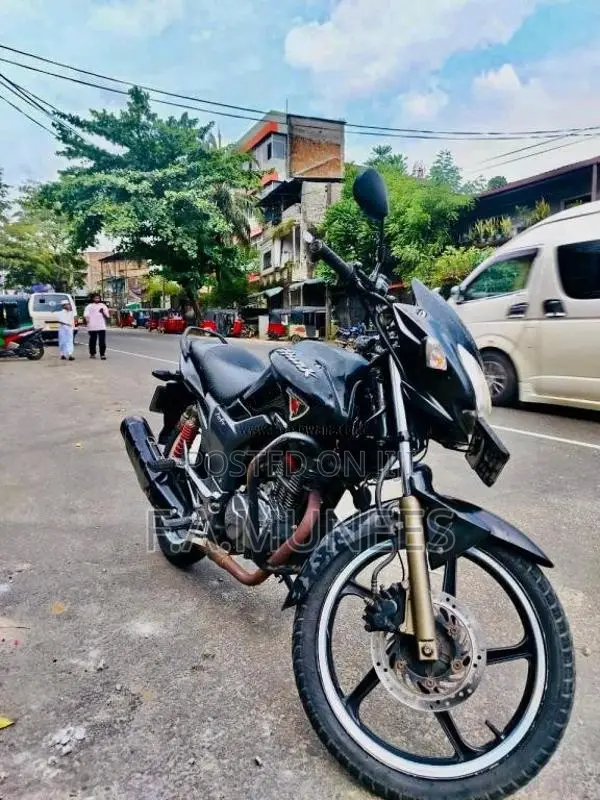 Hero-Honda HUNK 2011 Motorbike (Used)