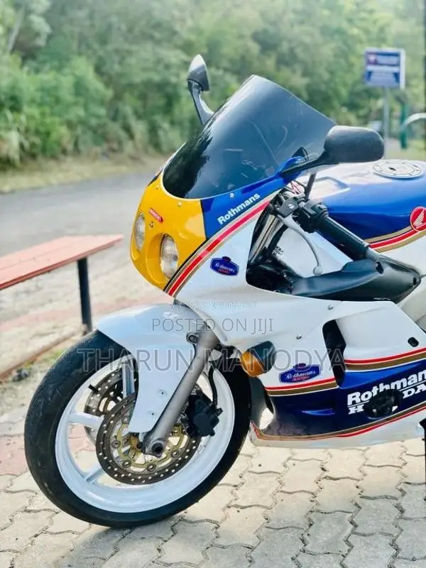 Honda CBR Gullarm 2011 Motorbike (Used)