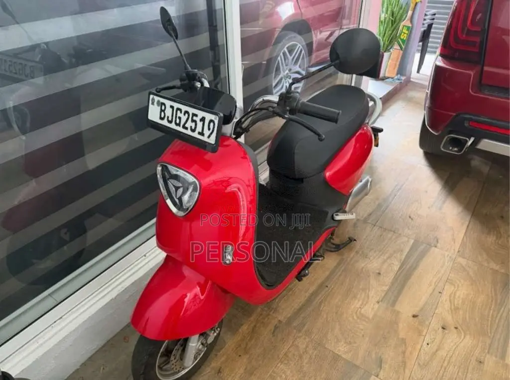 Yadea M6 2024 Motorbike (Used)