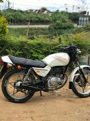 Suzuki GS125 2000 Motorbike (Used)