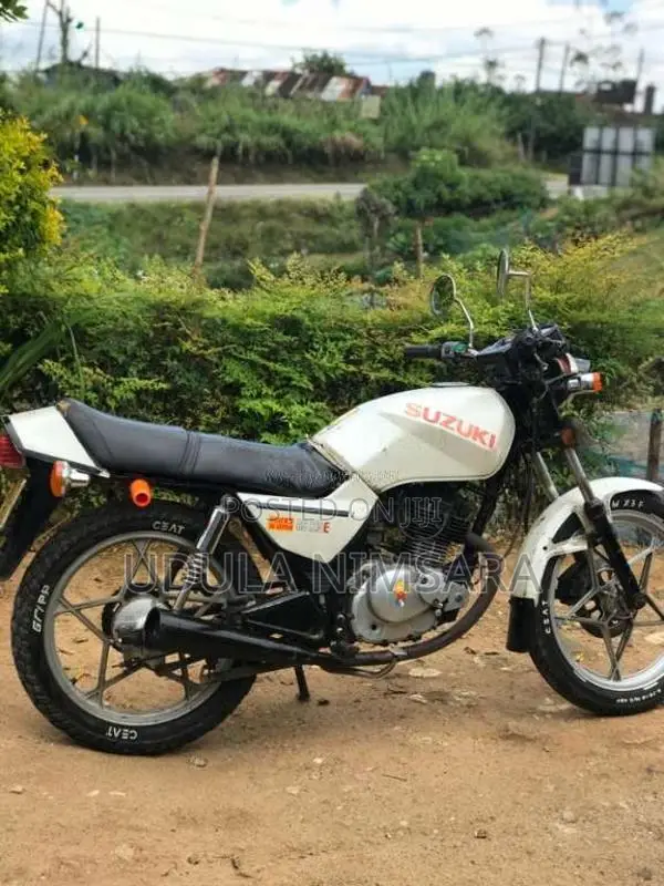 Suzuki GS125 2000 Motorbike (Used)