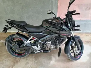 Bajaj Pulsar N150 2017 Motorbike (Used)