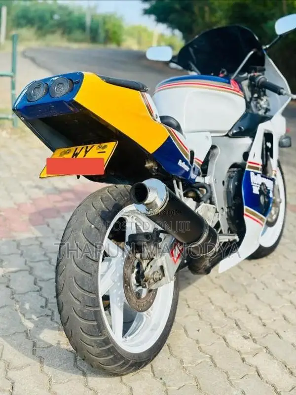 Honda CBR Gullarm 2011 Motorbike (Used)