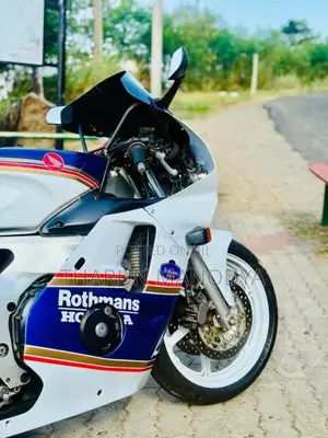 Honda CBR Gullarm 2011 Motorbike (Used)