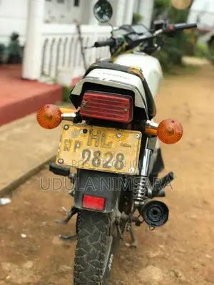 Suzuki GS125 2000 Motorbike (Used)