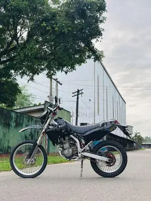 Kawasaki Klx 250 2002 Motorbike (Used)